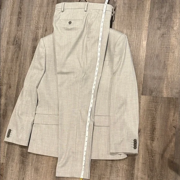 Express Men's Light Gray Suit Set - Picture 6 of 10